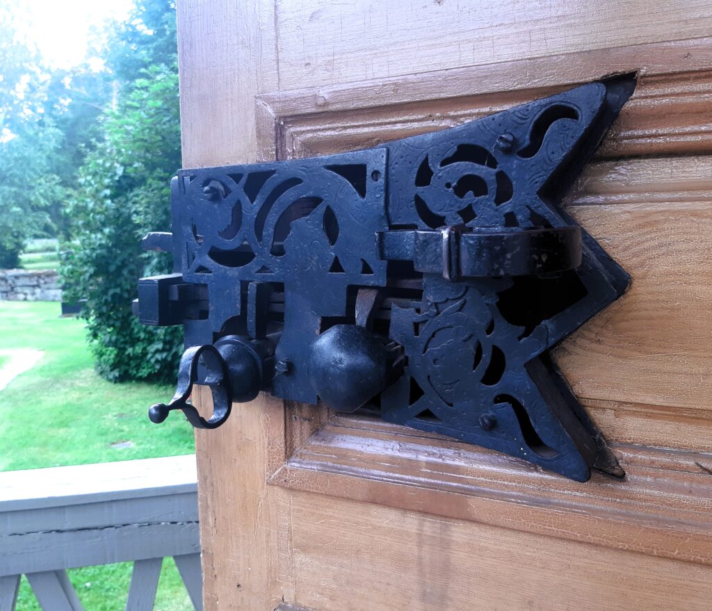 Slot op kerkdeur